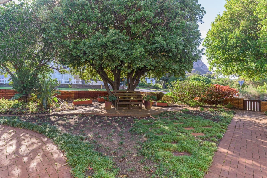 4 Bedroom Property for Sale in Voelklip Western Cape